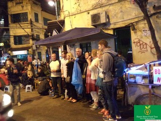 Hanoi Night life street food tour by walking